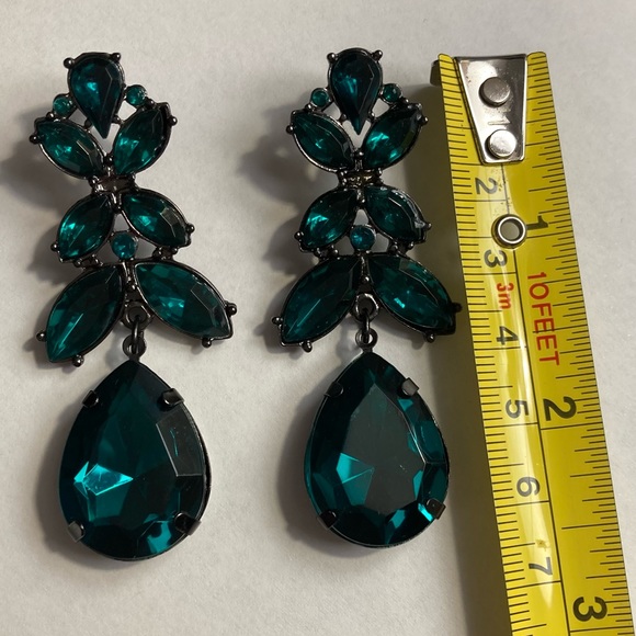 Express Emerald Green Earrings, Express Earrings, Express Jewelry, St. Patrick’s - Picture 11 of 11